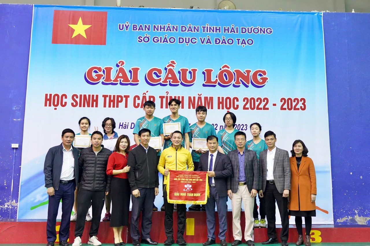 Giải cầu lông học sinh THPT cấp tỉnh năm học 2022-2023: Chuyên Nguyễn Trãi gặt hái được nhiều thành tích đáng tự hào